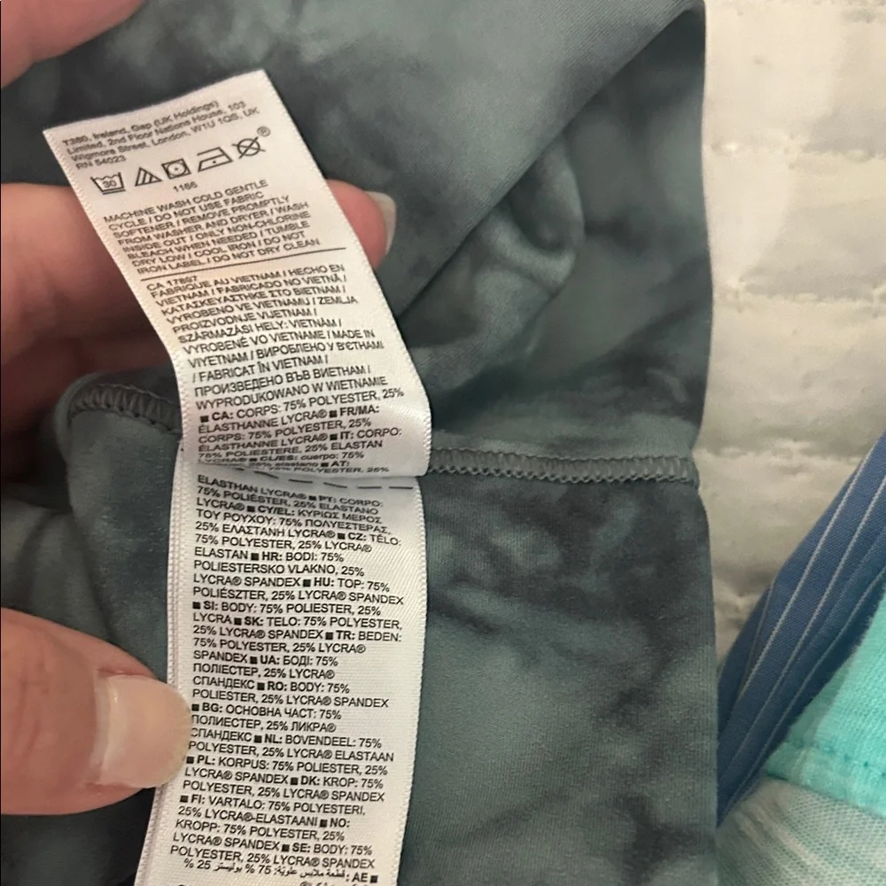 Athleta women’s lux Tie-Dye Leggings - Picture 5 of 6